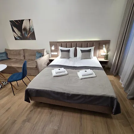 Demar Vakarchuka Apartment *