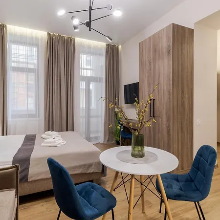Demar Vakarchuka Apartment *